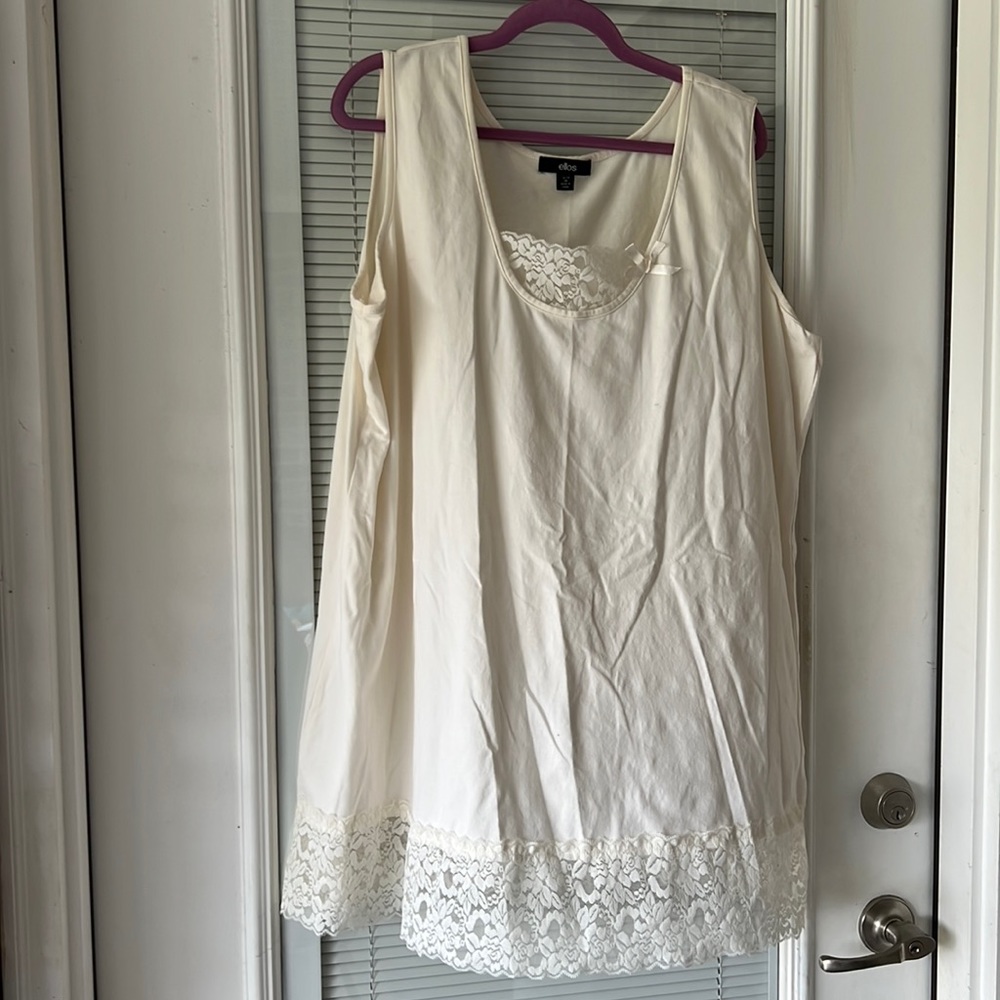 Knit lace off white knit tank top by Elos.